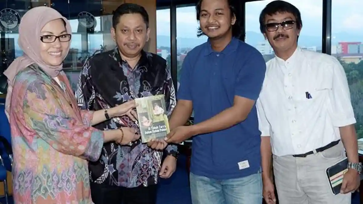 Faisal Oddang Angkat Lokalitas Sulsel Lewat Tulisan