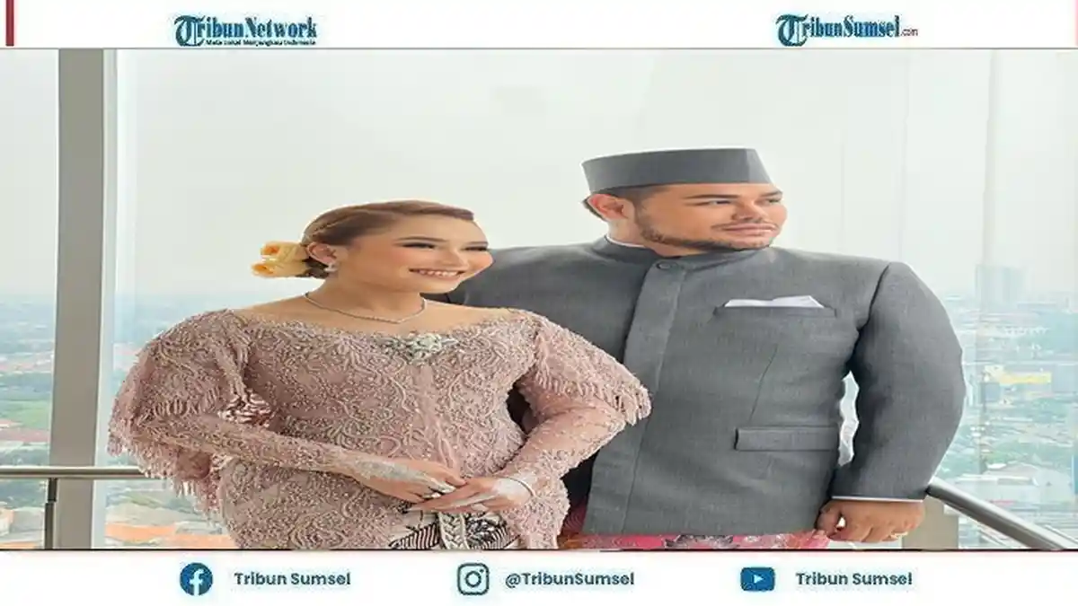 Heboh Ivan Gunawan dan Ayu Ting-Ting Pakai Busana Seperti Pengantin: Aku Selalu Berdiri Disisinya