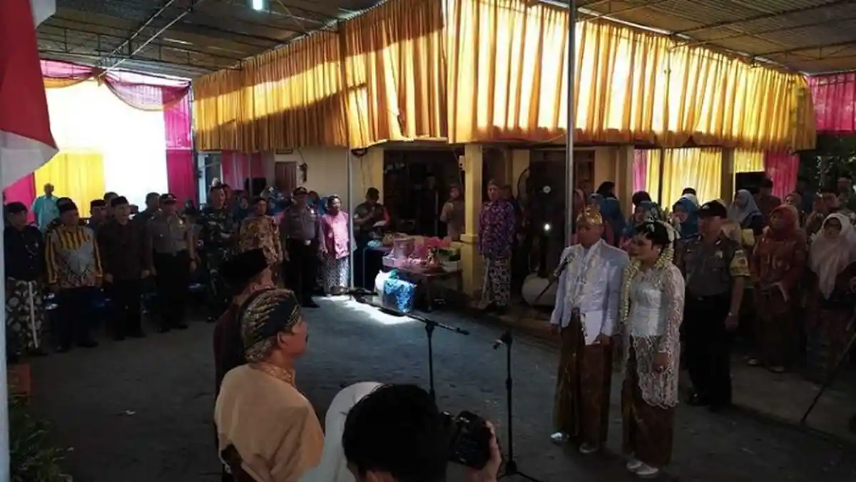 Nasionalis, Pasangan Ini Menikah dengan Syarat yang Tak Biasa, Persis Seperti Upacara 17 Agustusan
