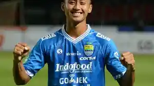 Penampilan-gelandang-bertahan-Persib-Bandung.jpg