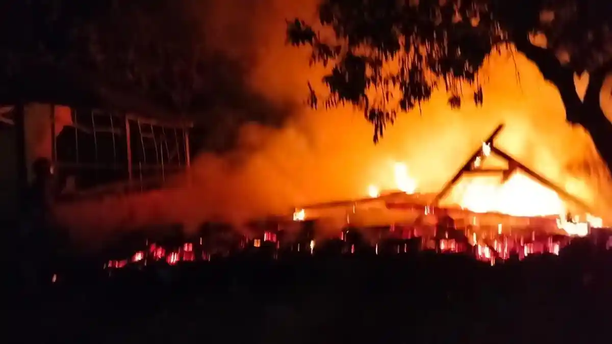 Kebakaran Rumah Lansia di Bojonegoro, Diduga Dibakar Sang Anak  