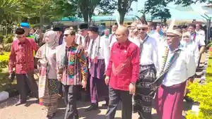 Penjabat-Gubernur-NTT-Ayodhia-Kalake-Tiba-di-Kupang.jpg