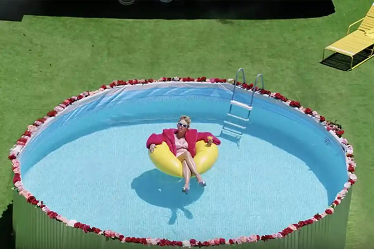 Download MP3 'You Need To Calm Down' Taylor Swift yang Trending YouTube Lengkap Ada Lirik Lagu