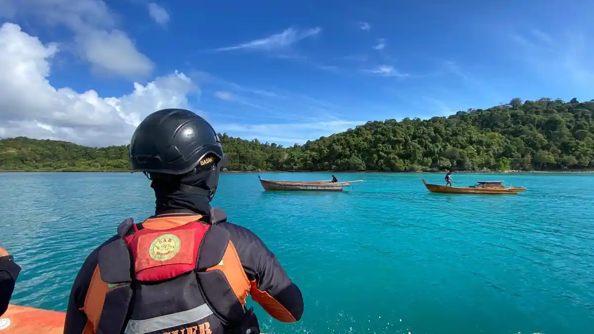 Hari Kedua Pencarian Nakhoda Diduga Jatuh di Perairan Senayang Lingga Masih Nihil