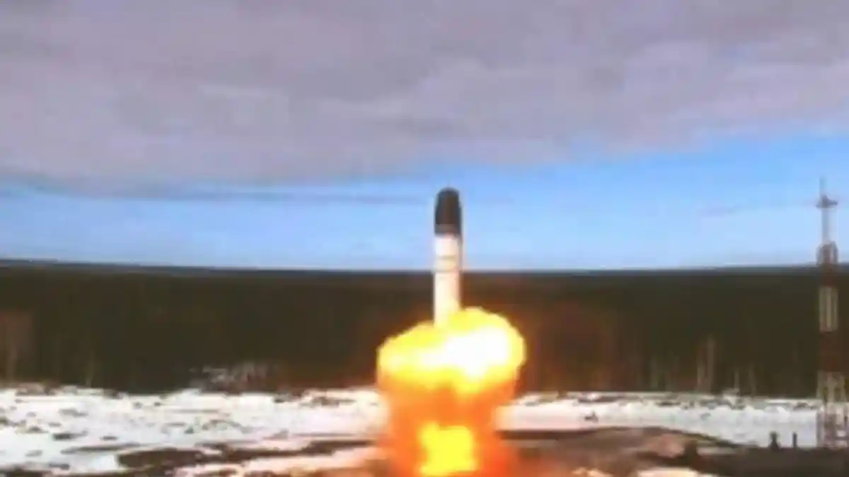 Kepala Badan Antariksa Rusia Umumkan Telah Bersiap Gunakan Rudal Satan 2, AS dan Inggris Bisa Hancur