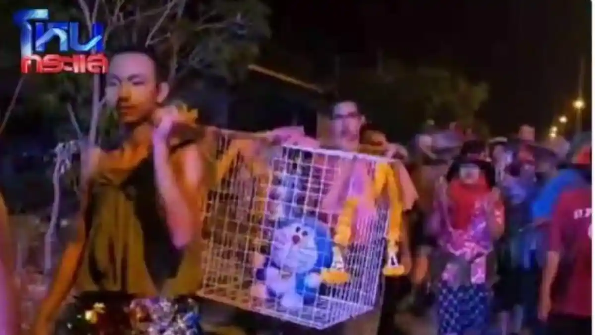 Atasi Gelombang Panas, Warga Thailand Gelar Ritual Panggil Hujan dengan Patung Doraemon
