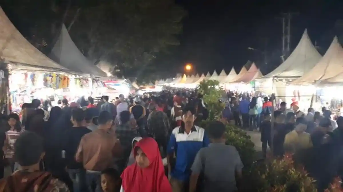 Hanya Ada Saat Momen HUT Saja, Masyarakat Serbu Pasar Malam Pagaralam