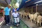 Bukan-SPG-Tahun-Ini-Mutiara-Eva-Farm-Berdayakan-Difabel-Jadi-Sales-Kambing-Kurban.jpg