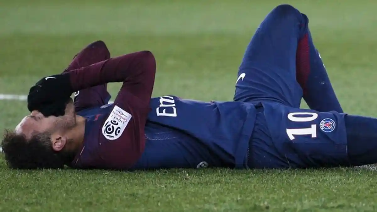 PSG Mulai Geram dengan Gaya Hidup Neymar, Pola Tidur Berantakan dan Sering Cedera