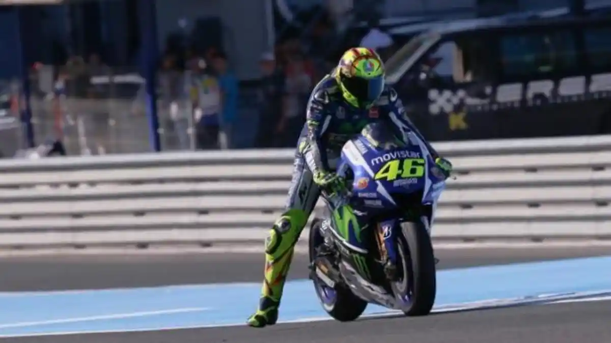 Rossi Cemas, Tiga Pebalap Terbaik di Posisi Start Terdepan