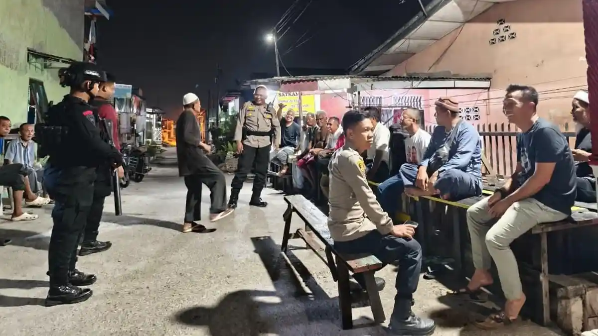 Patroli Gabungan Brimob, Samapta dan Polres Pelabuhan Belawan Cegah Kejahatan Jalanan dan Tawuran