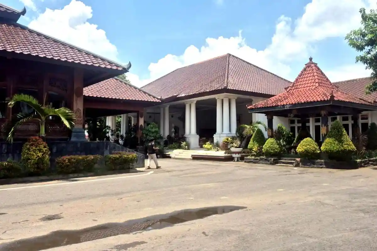 Kronologi Bupati Ponorogo Sugiri Sancoko Terjaring OTT KPK: 13 Orang dan Uang Tunai Diamankan