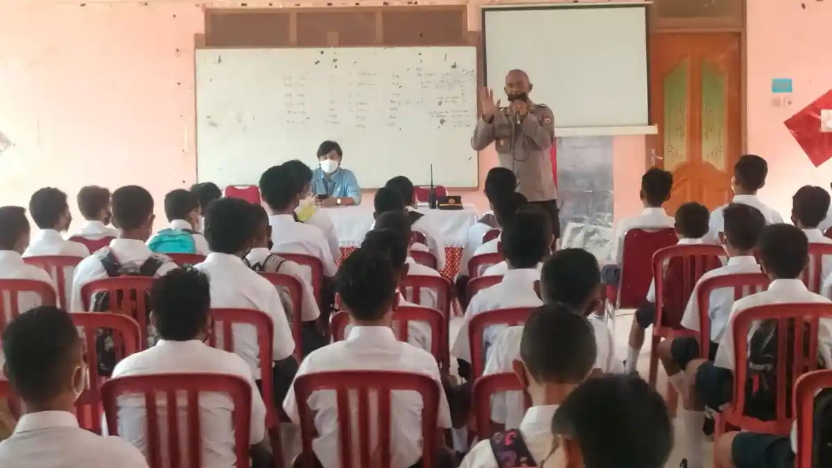 Antisipasi Tawuran Pelajar, Polsek Nusaniwe Datangi SMP 19 Ambon