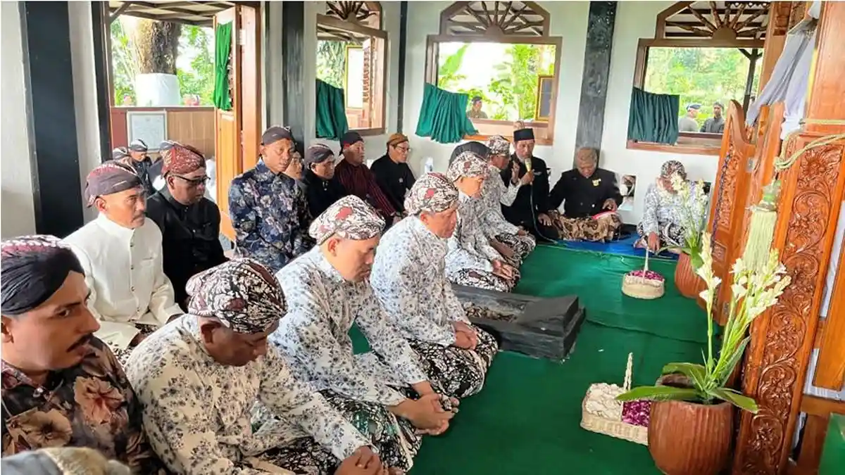 Mengintip Prosesi Bedhol Kedhaton, Simbol Sakral Pemerintahan di Desa Plobangan Wonosobo