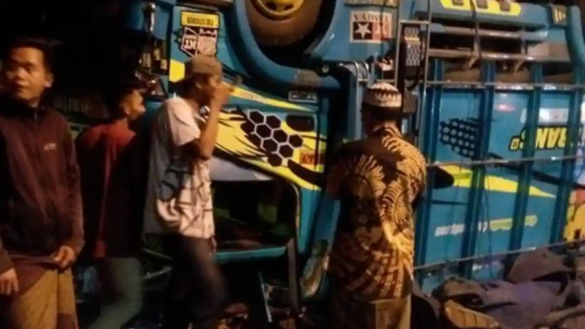Kecelakaan Maut Beruntun, Mobil Truk Rem Blong Tabrak Sejumlah Motor, Semua Pengendara Tewas di TKP