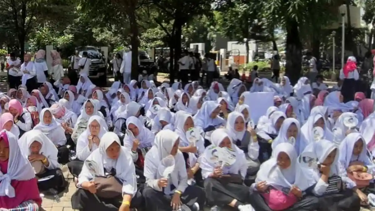 Ribuan Pendukung KMA Milenial Putihkan Gelora Bung Karno