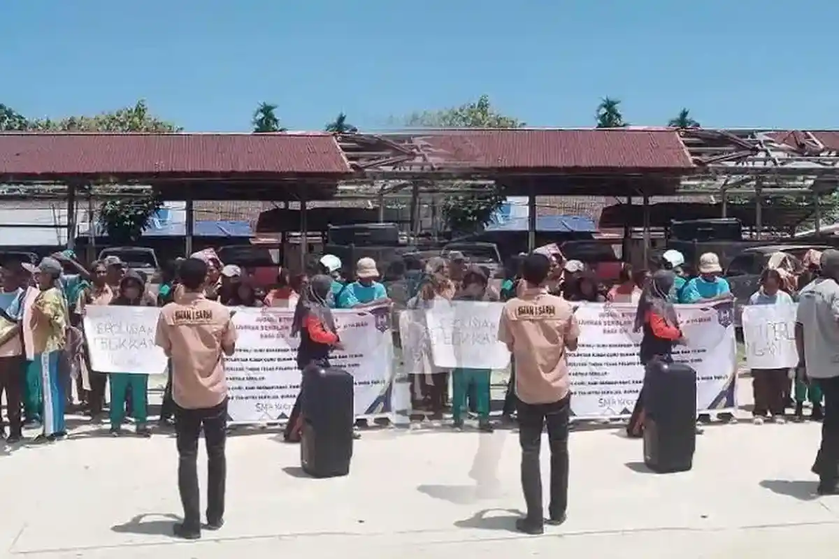 Imbas Kepsek Diduga Diancam Wali Murid, Puluhan Siswa Gelar Aksi Damai Depan Polsek Ungkap Tuntutan