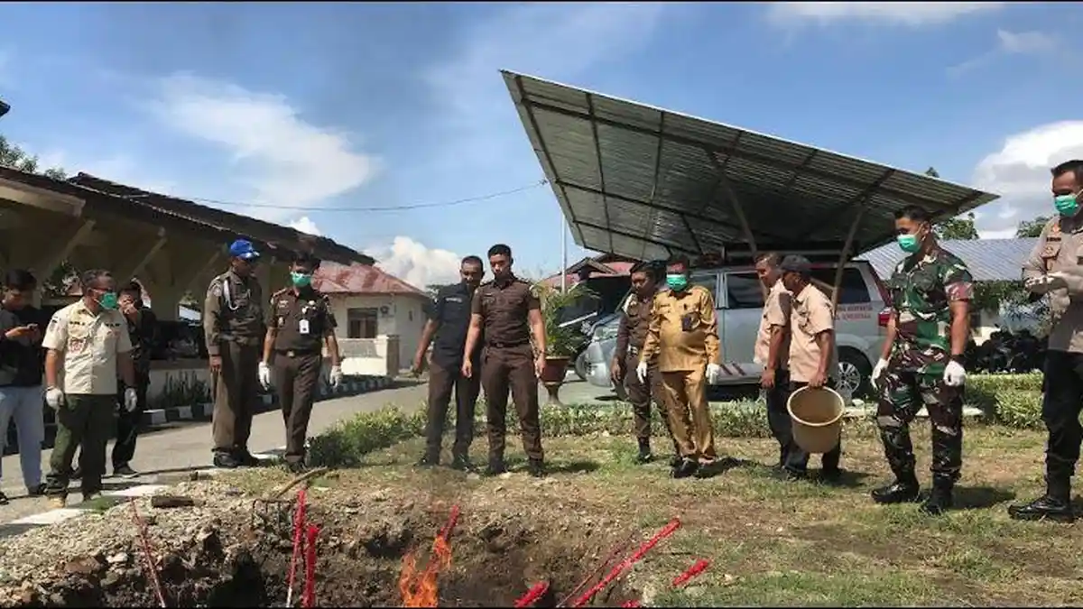 Ratusan Barang Bukti Dimusnahkan Kejari Kabupaten Gorontalo, Didominasi Kasus Pelecehan