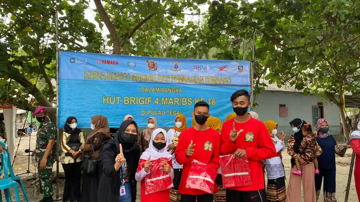 PT Tunas Dwipa Matra Bantu Perbaikan Rumah Belajar Anak Pulau Tegal