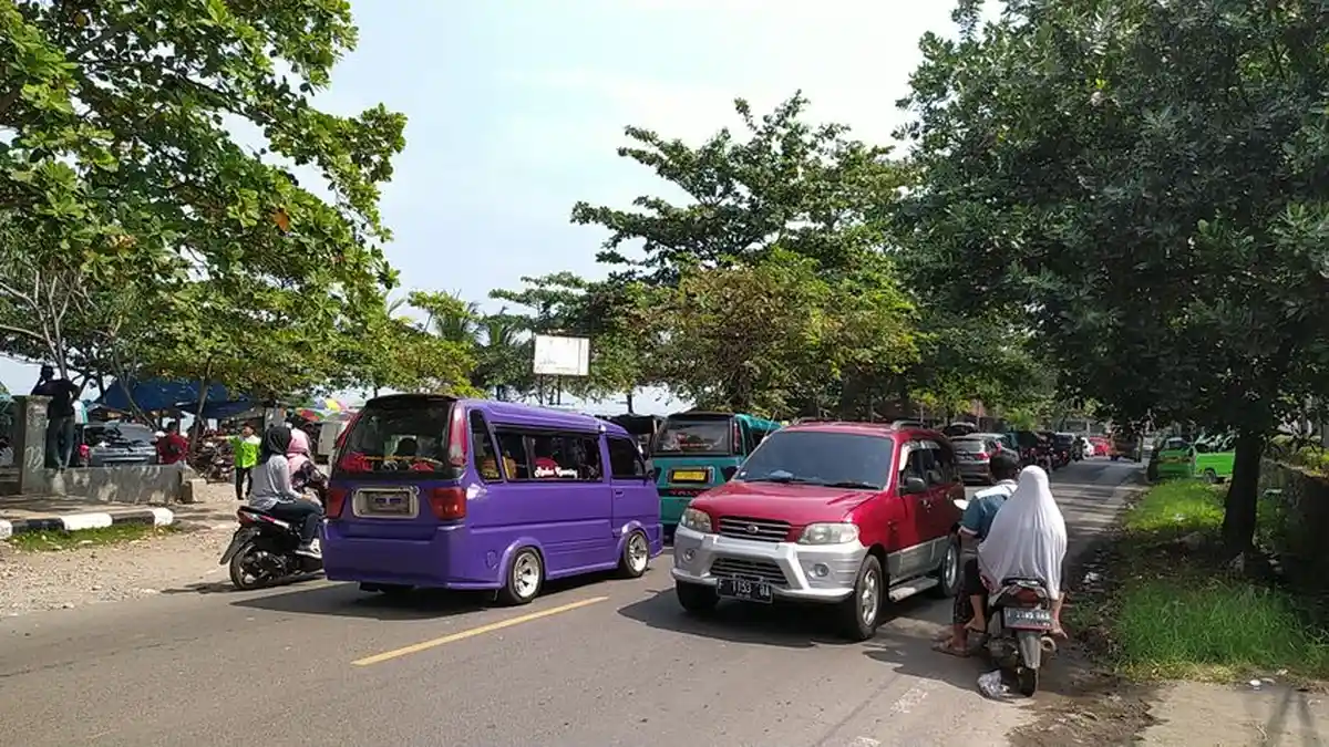 Arus Balik Wisatawan dari Sejumlah Pantai di Palabuhanratu Bikin Macet hingga 10 Kilometer