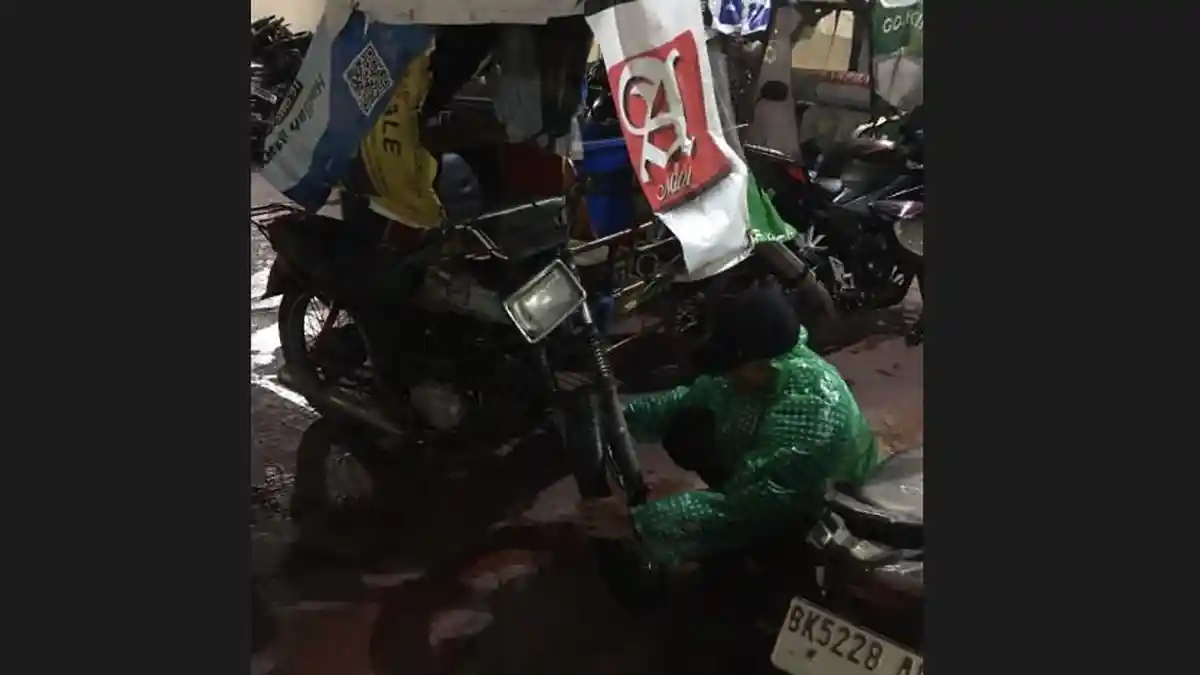 Kabur Usai Tabrak Becak Pengemudi Mobil Minibus Diamuk Massa, Polisi: Kedua Belah Pihak Sudah Damai