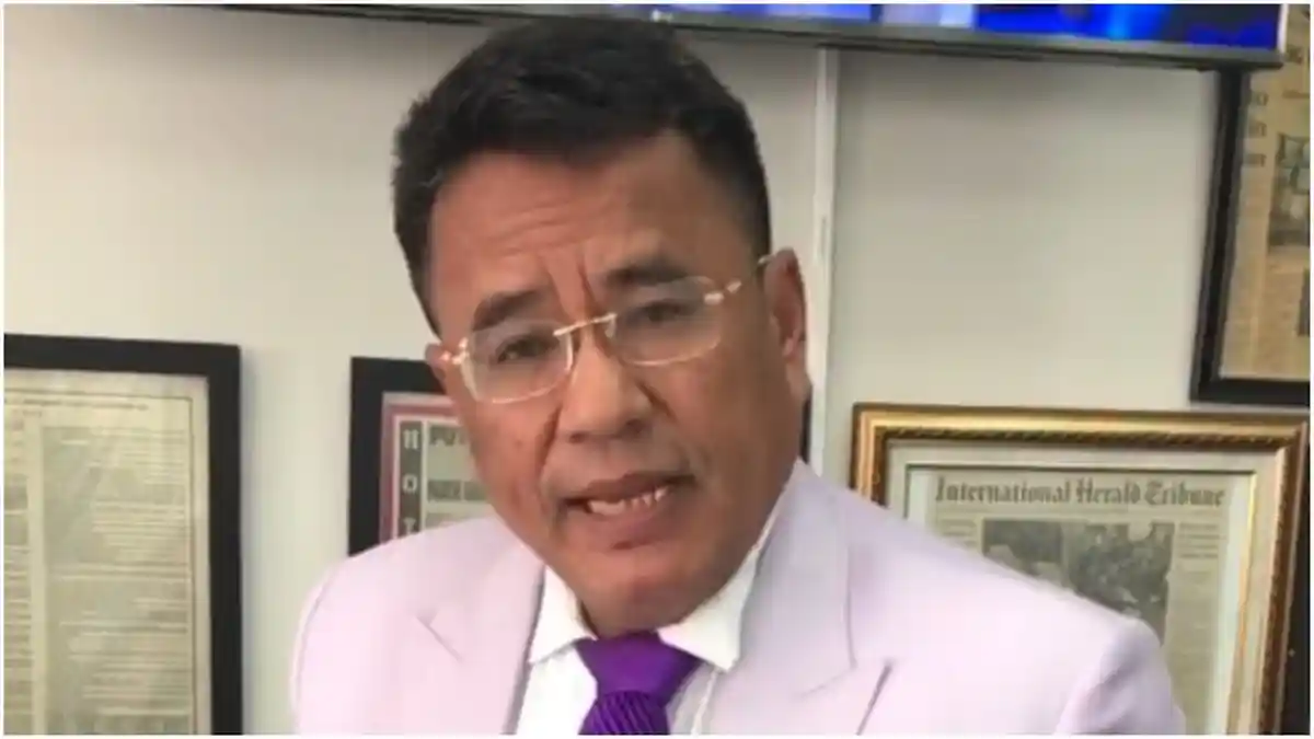 Beginilah Penampakan Hotman Paris saat Masih Muda di Kampung, Hingga Bersama Keluarganya!