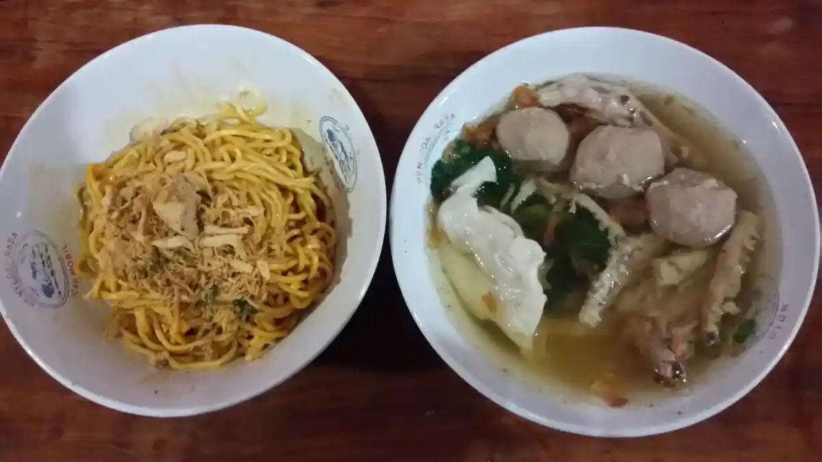 Makan Siang dengan Bakso Mymo di Cimahi