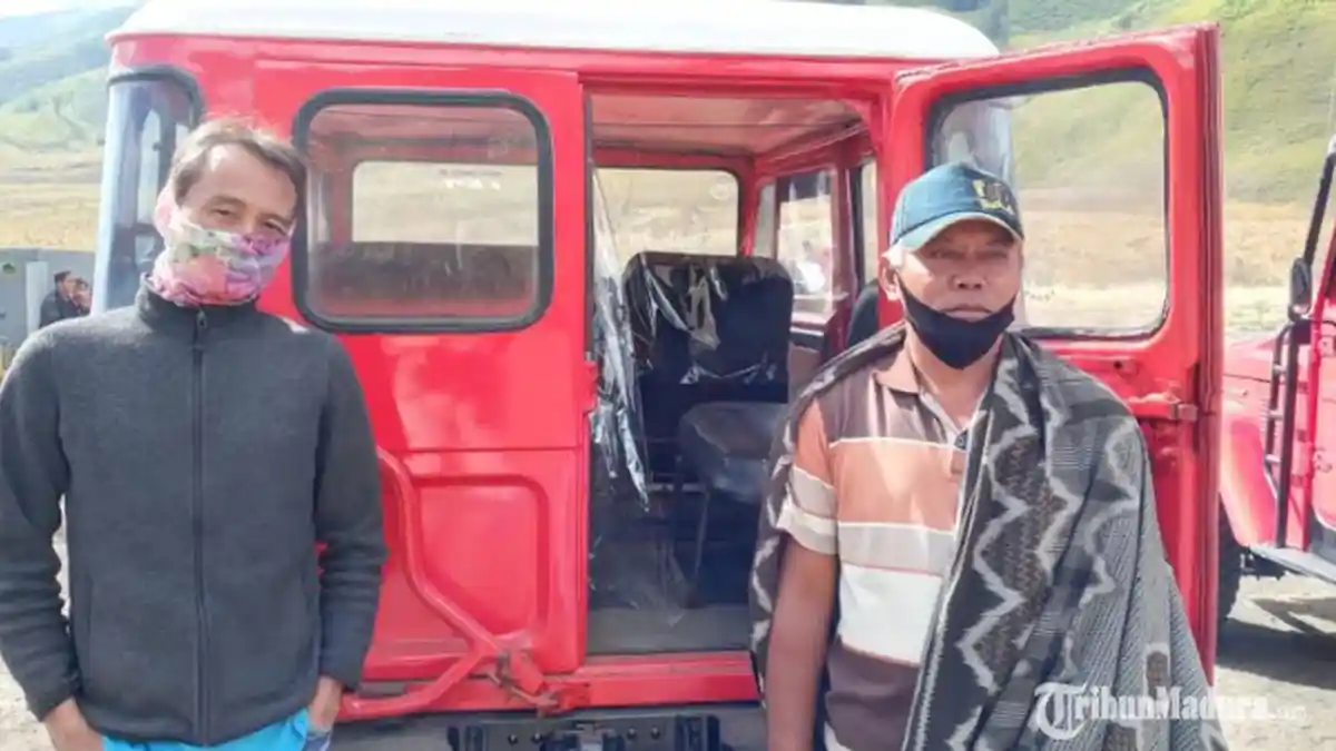 Mobil Jeep Gunung Bromo Terapkan Physical Distancing, Diberi Sekat antara Pengemudi dan Penumpang