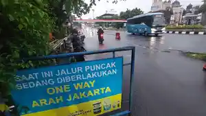 One-way-puncak-Bogor-1-mei.jpg