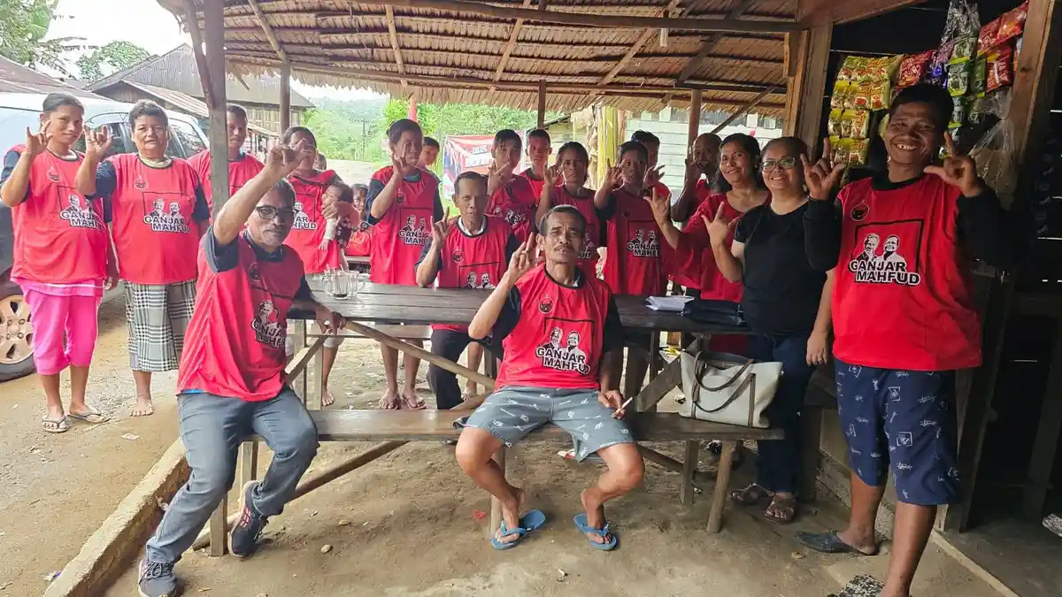 Sorta Siahaan dan Camelia Sinurat Menyapa Masyarakat Desa, Sosialisikan Program KTP Sakti