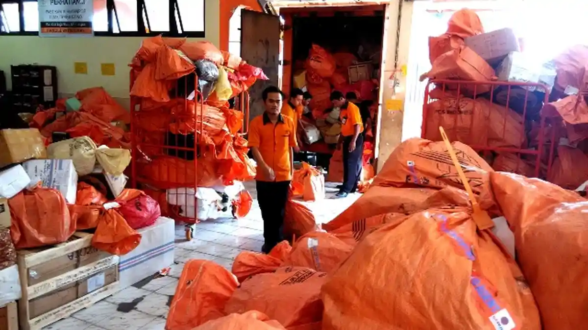 Selama Ramadan, Kantor Pos Bisa Kirimkan 11 Ton Paket Sehari