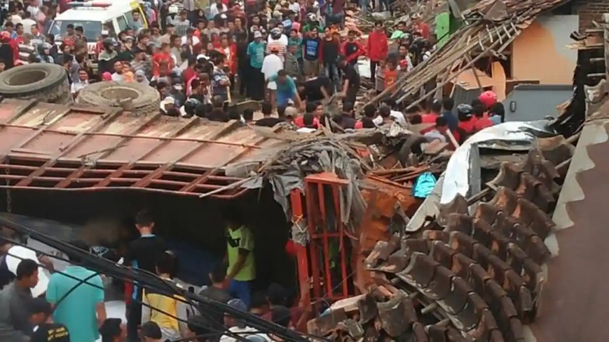 Begini Kronologis Lengkap Kecelakaan Maut Bumiayu, Ternyata Ini yang Dibawa Truk Nahas Itu