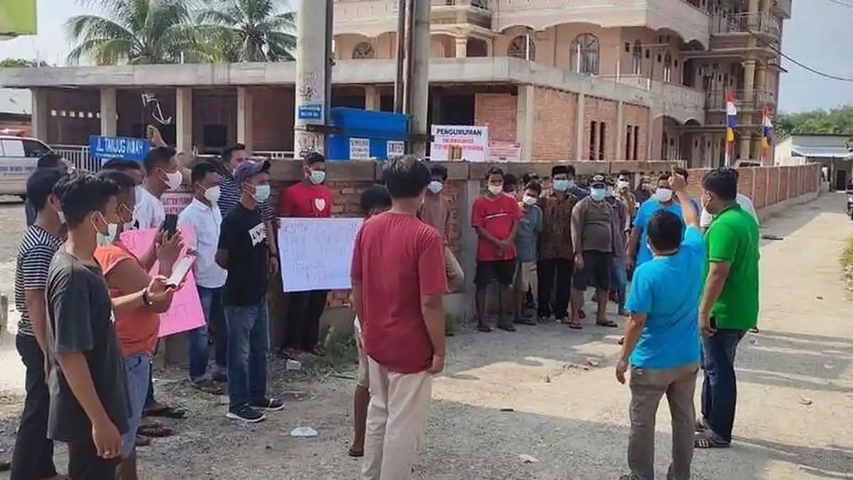 Tembok Pagar RS di Kampar Diprotes Warga: Buat sampai ke Langit Silakan, tapi Jangan di Jalan
