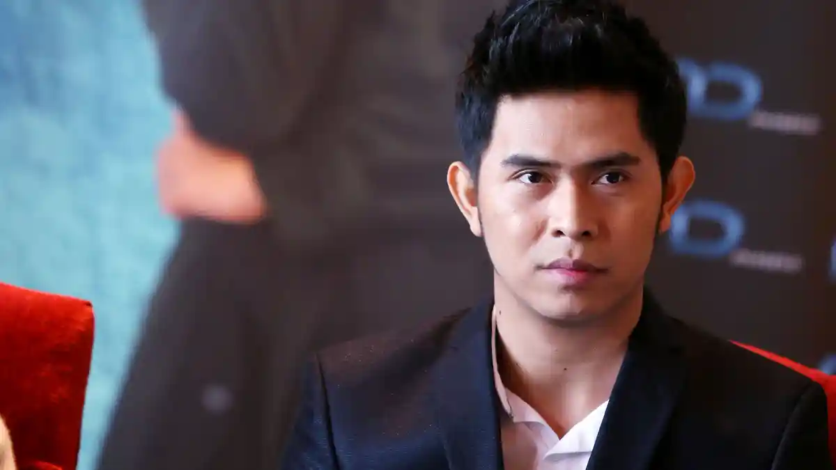 Syahrini Terlihat Gemukan, Cakra Khan: Mungkin Banyak Makan Fast Food