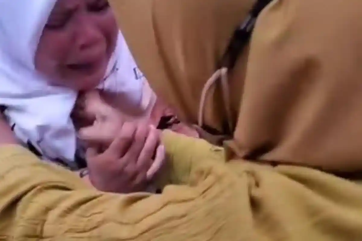 Ekspresi Memelas Wanita Jember saat Kepergok Curi Pakaian, Nangis dan Minta Ampun ke Pemilik Toko