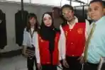 Memakai Hijab Roro Fitria Jalani Sidang Lanjutan
