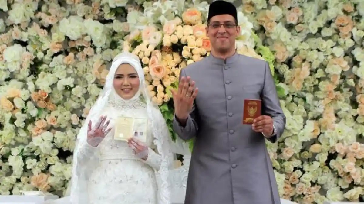 Putri Cantik Bupati Ini Dinikahi Anak Pengusaha Berlian Mesir, Bagaimana Kisah Cinta Mereka?