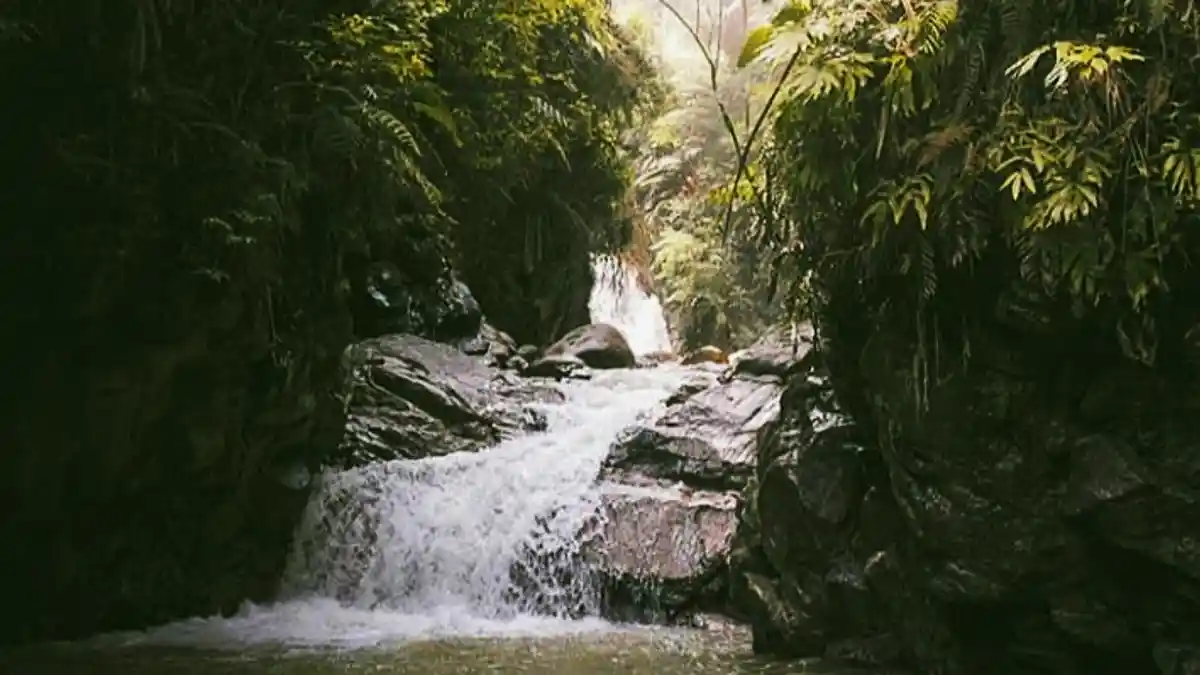Air Terjun Lorong Batu Jonjong Bertingkat dan Menjadi Tempat Wisata Terbaik di Labura