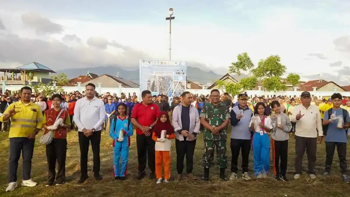 Edukasi Generasi Muda Kurangi Plastik, NHM Gelar Aksi Bersih Lingkungan di Halmahera Utara