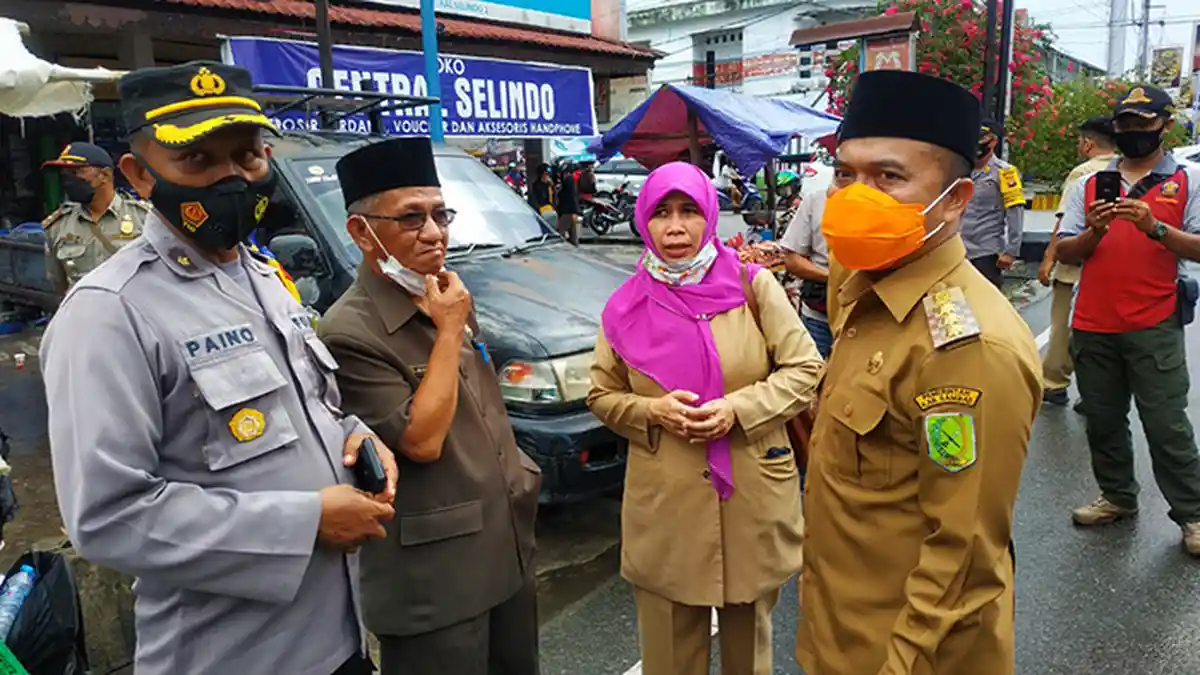 Diskumindag Sambas Akan Pantau Pergerakan Harga Pasar Secara Berkala