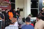 Oknum-lurah-di-Kota-Ternate-curi-handphone-untuk-bayar-utang.jpg