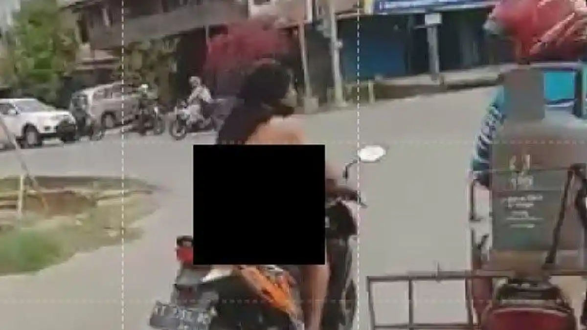 VIRAL Gadis Tanpa Busana Naik Motor Berkeliling Kota, Para Pengguna Jalan Syok dan Kaget