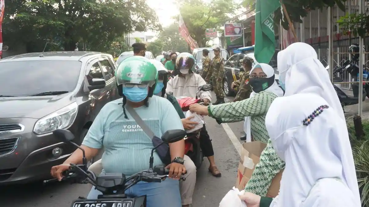 Perhatian! Warga Semarang yang Bagikan Takjil di Jalan Raya Akan Dikenai Sanksi dari Satpol PP