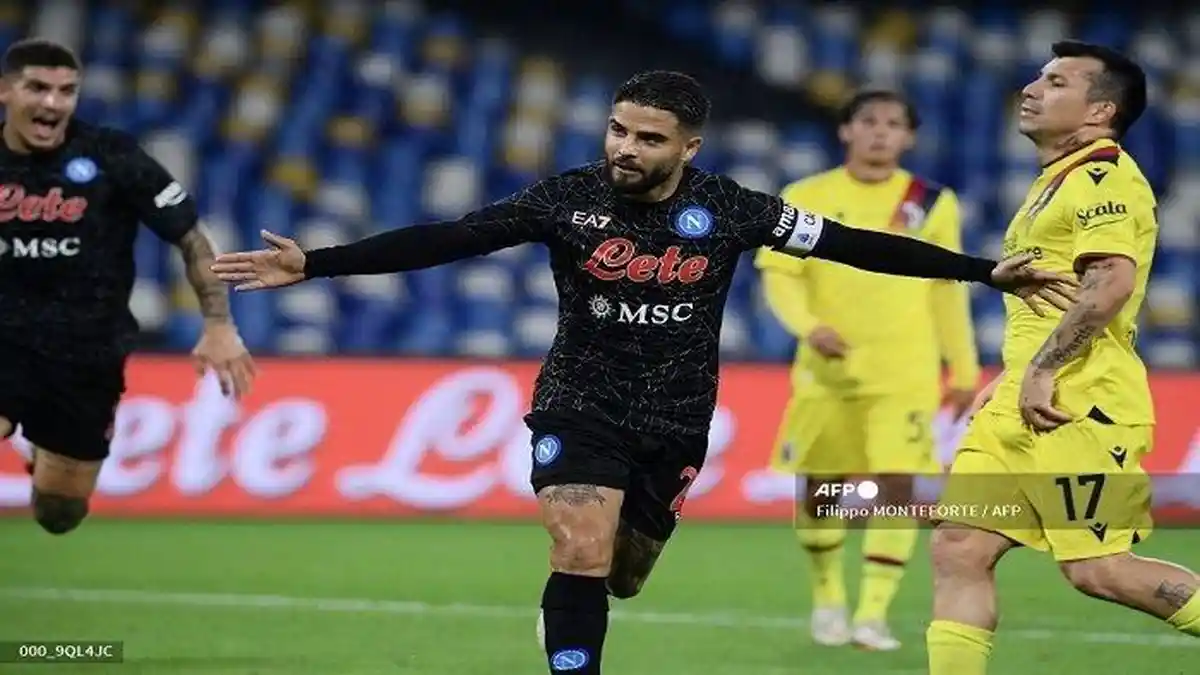 HASIL Liga Italia Pekan ke-10 - Napoli Bantai Bologna, Geser AC Milan dari Puncak Klasemen