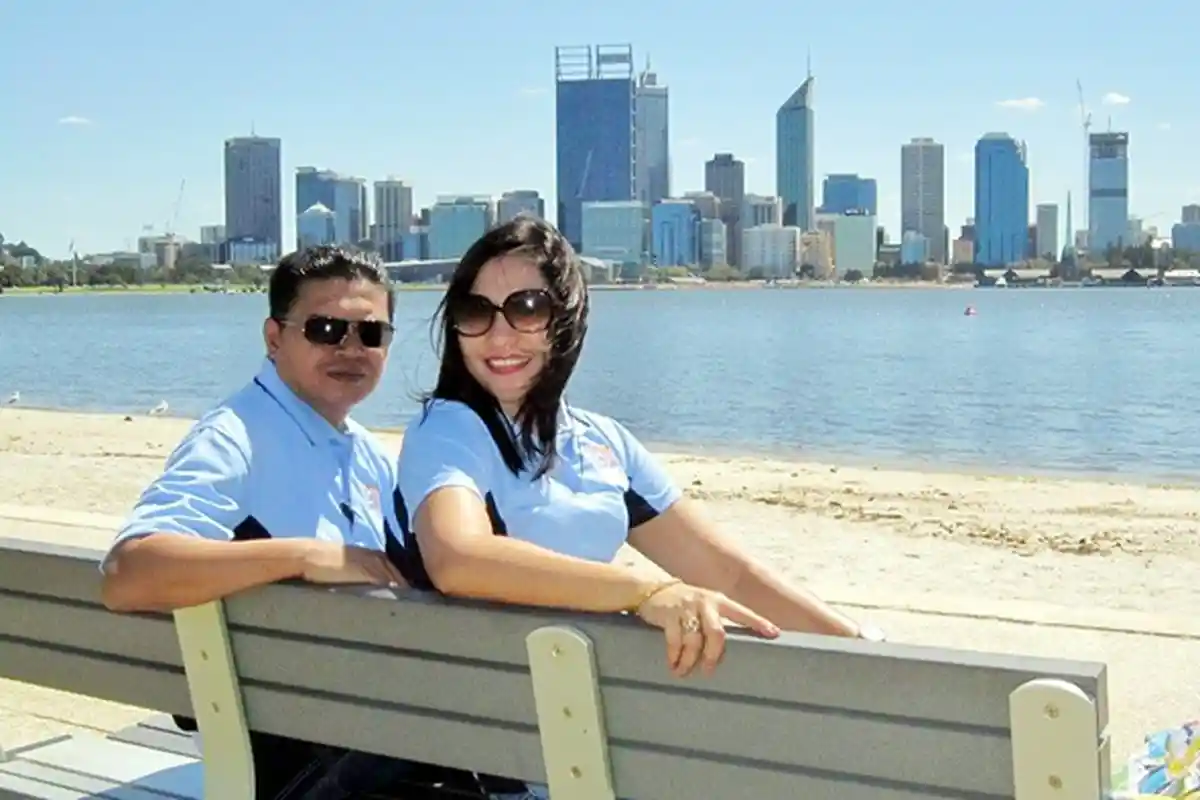 Rudizon Kibarkan Merah Putih