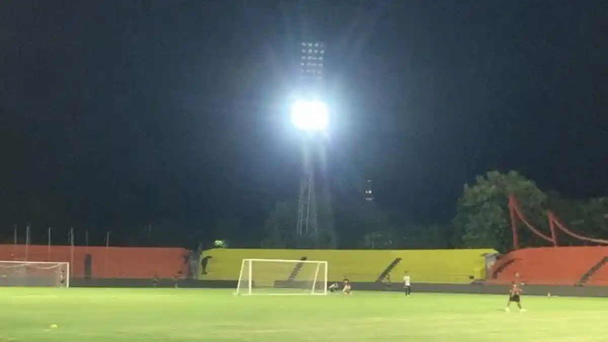 POPULER PADANG: Alat Penerangan Stadion H Agus Salim Digondol Maling, Tarawih Perdana di Masjid Raya