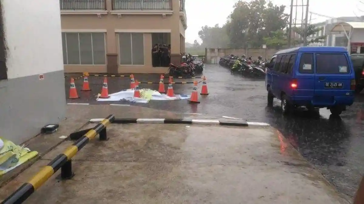 Motif Bunuh Diri di Transmart Perlahan Terkuak, Sempat Nonton Bioskop dan Cekcok dengan Seseorang