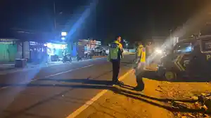 Kecelakaan-melibatkan-mobil-dan-motor-di-Bagan-Pete.jpg