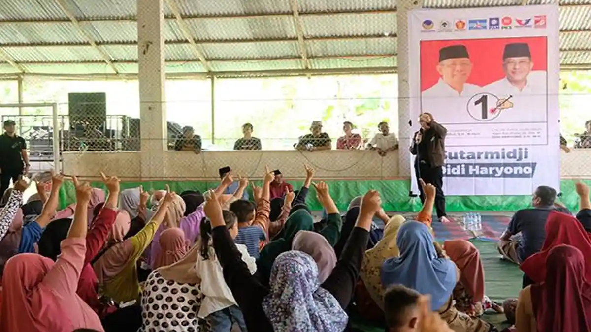 Kunjungi Desa Ambangah Kubu Raya, Warga Doakan Sutarmidji