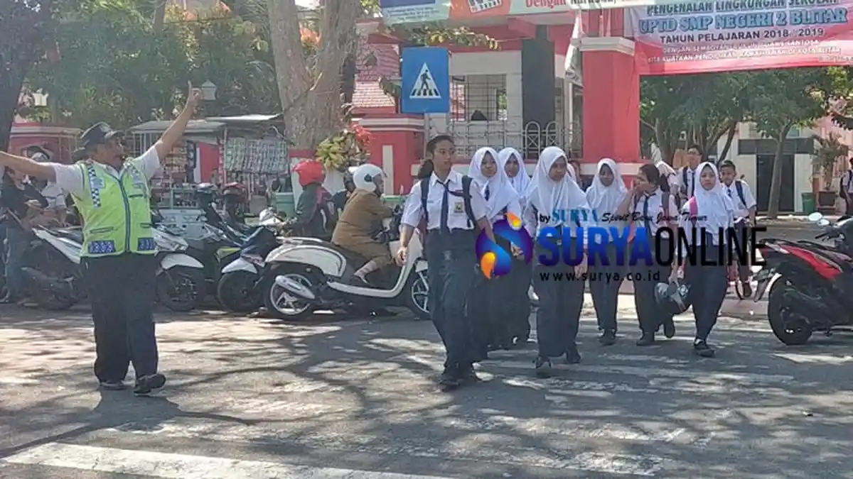Dindik Kota Blitar Terbitkan Surat Edaran Larang Guru Beri PR ke Siswa. Ini Tujuannya